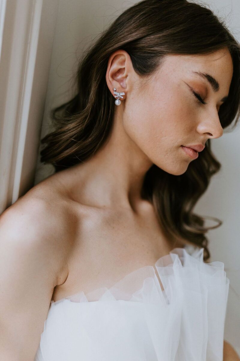 TiffanyBowEarring close 1200x